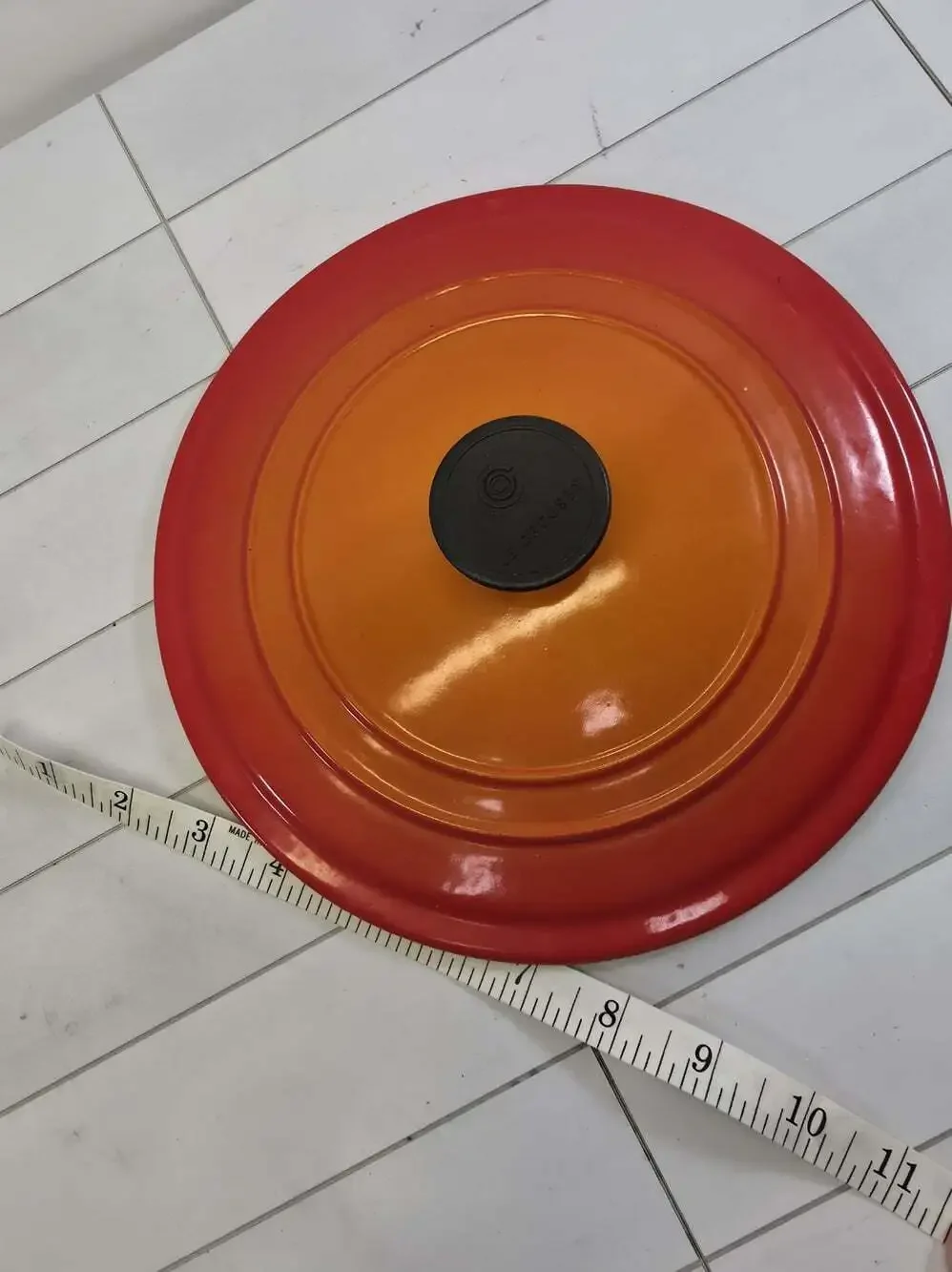 Le Creuset Flame 22cm (9
